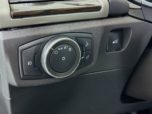 Used 2016 Ford Fusion Energi SE FWD image 11