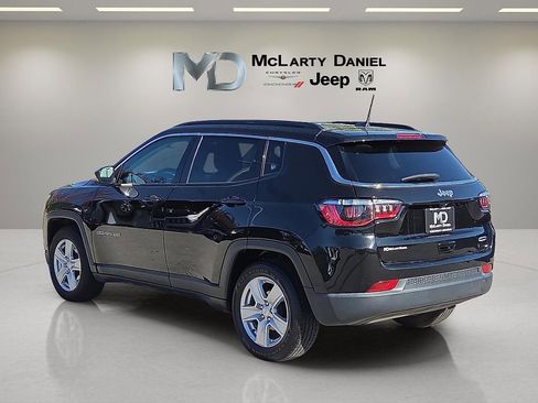 Used 2022 Jeep Compass Latitude image 4