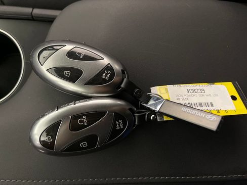 Certified 2025 Hyundai Sonata Limited FWD image 26