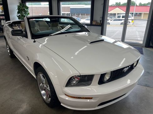 Used 2009 Ford Mustang GT Premium RWD image 22