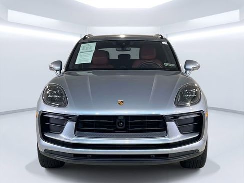 Certified 2025 Porsche Macan AWD/4WD image 2