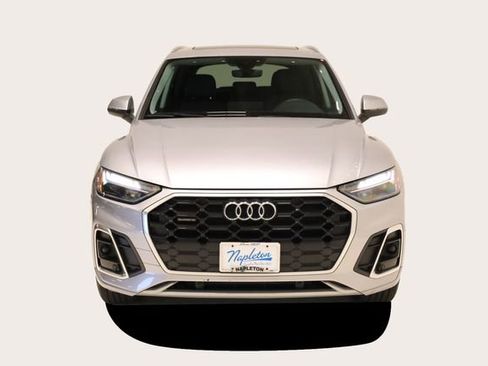 Used 2023 Audi Q5 2.0T Premium w/ Convenience Package AWD/4WD image 3
