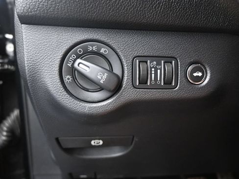 Used 2016 Dodge Challenger R/T RWD image 25