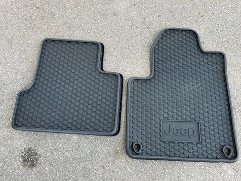 Used 2018 Jeep Cherokee Trailhawk image 40