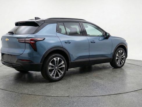 Used 2025 Chevrolet Equinox LT image 9