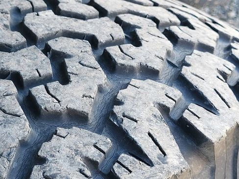 Used 2005 HUMMER H2 SUT w/ Preferred Equipment Group image 11