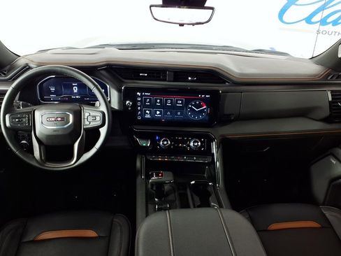 Used 2024 GMC Sierra 1500 AT4 w/ Technology Package image 10