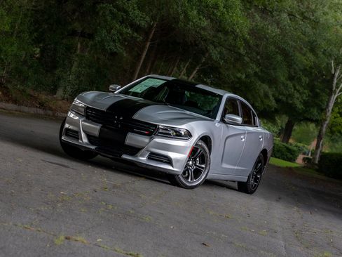 Used 2021 Dodge Charger SXT w/ Leather Interior Group RWD image 22