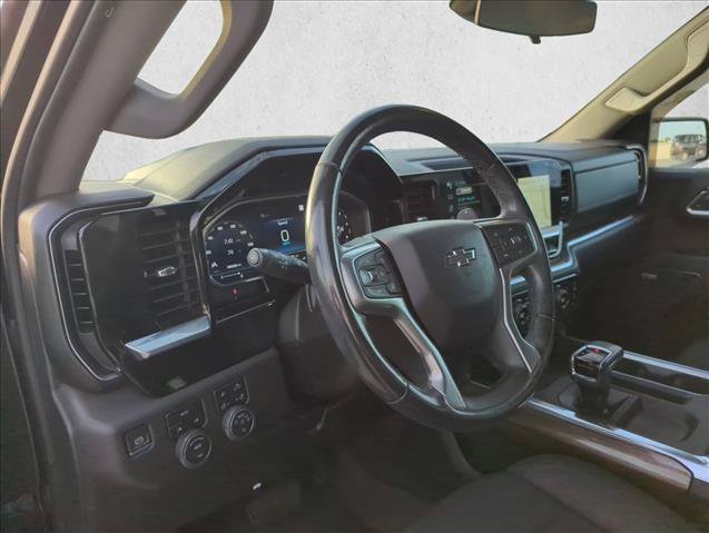 Used 2022 Chevrolet Silverado 1500 RST w/ Redline Edition AWD/4WD image 13