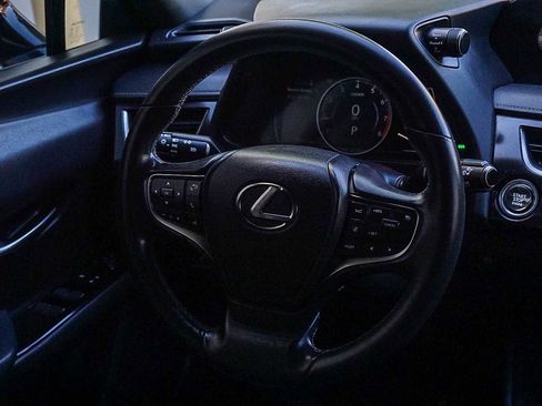 Used 2022 Lexus UX 200 image 15