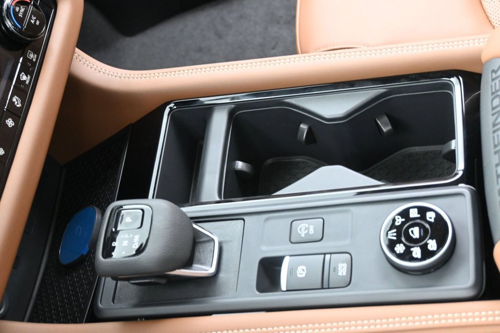New 2026 Nissan Pathfinder Platinum AWD/4WD image 23
