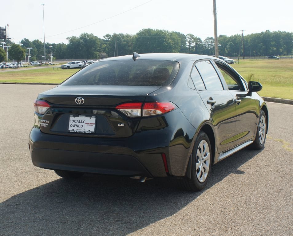 Used 2026 Toyota Corolla LE FWD image 18