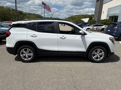 Used 2023 GMC Terrain SLE w/ Driver Convenience Package AWD/4WD image 6