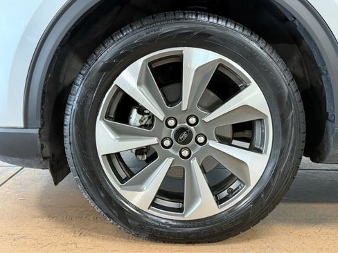 Used 2024 Ford Escape Platinum AWD/4WD image 8