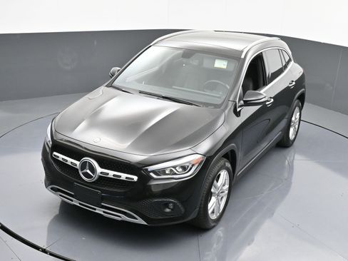 Certified 2021 Mercedes-Benz GLA 250 4MATIC image 32
