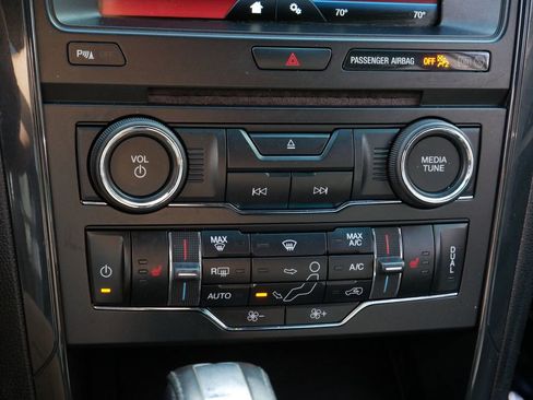 Used 2016 Ford Explorer XLT w/ Equipment Group 202A AWD/4WD image 24