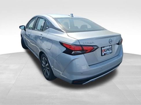 Used 2025 Nissan Versa SV image 13