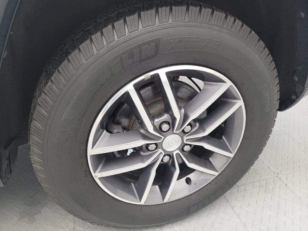 Used 2017 Jeep Grand Cherokee Limited RWD image 31