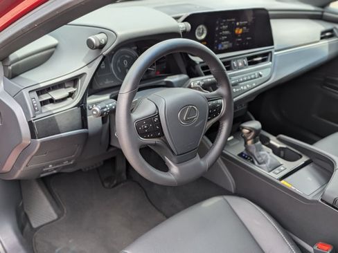 Used 2025 Lexus ES 300h w/ Premium Package FWD image 9