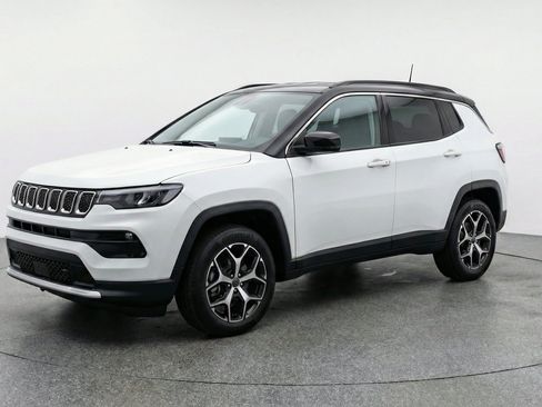 Used 2025 Jeep Compass Limited AWD/4WD image 3