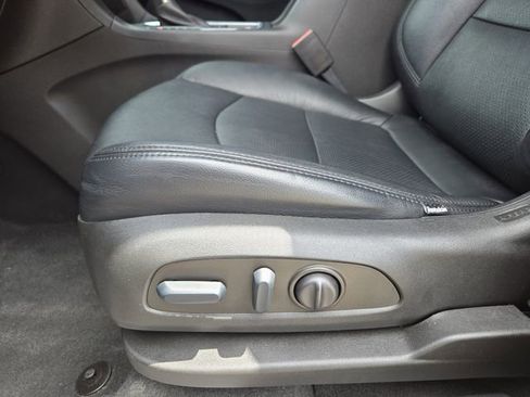 Used 2022 Chevrolet Equinox LT FWD image 25