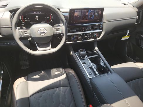 New 2026 Nissan Pathfinder Platinum w/ Cargo Package FWD image 18