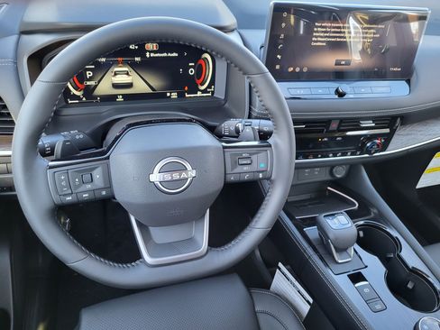 New 2026 Nissan Rogue Platinum image 9