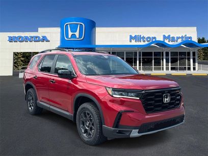 New 2025 Honda Pilot TrailSport