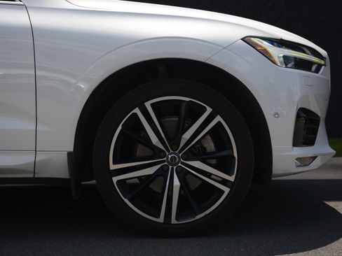 Used 2019 Volvo XC60 T6 R-Design w/ Protection Package Premier AWD/4WD image 11