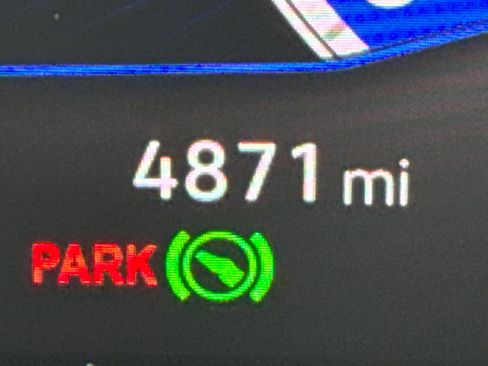 Certified 2024 Volkswagen Taos SE image 24