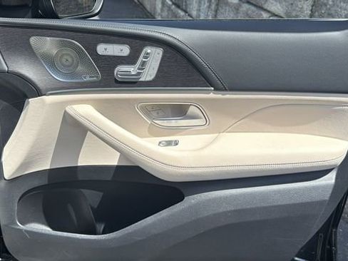 Certified 2022 Mercedes-Benz GLS 450 4MATIC image 9
