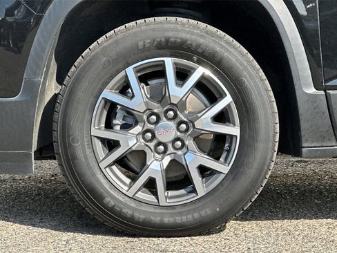 Used 2022 GMC Acadia SLE image 26