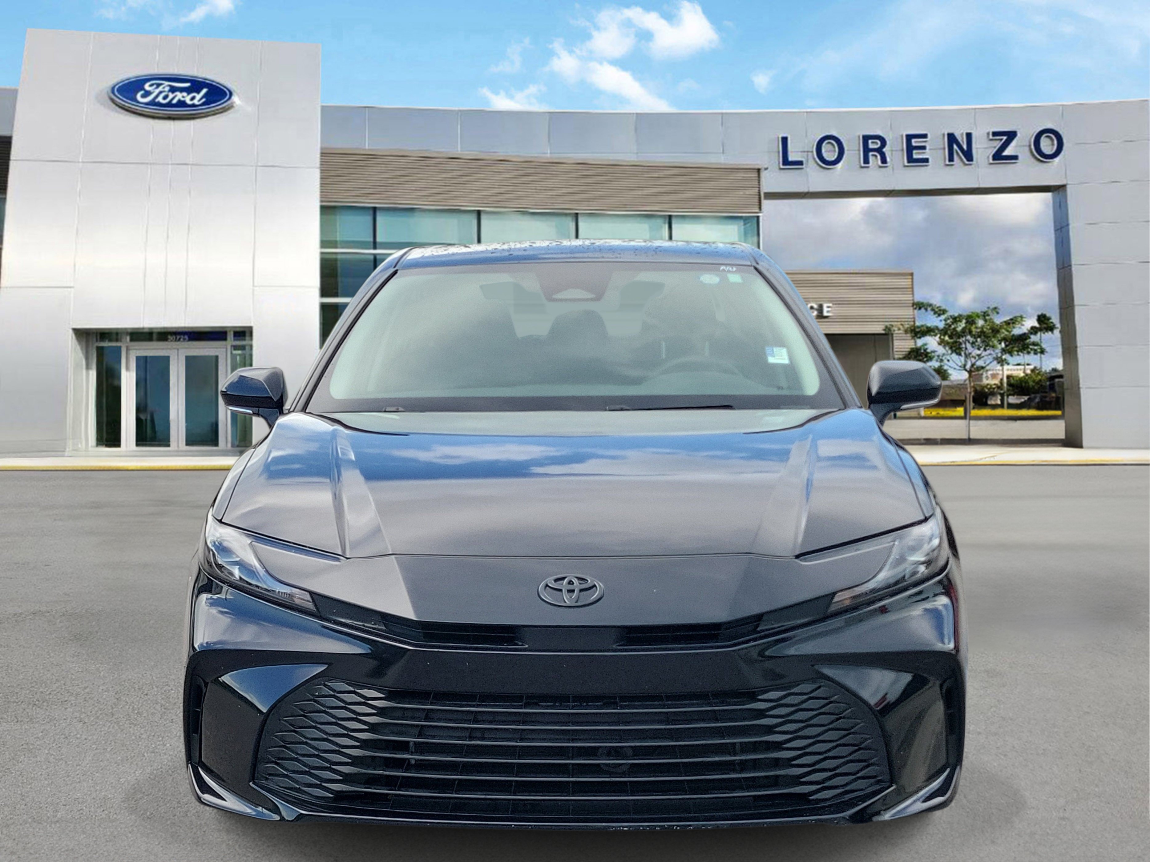 Used 2025 Toyota Camry LE FWD image 2
