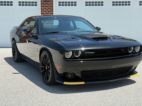 Used 2021 Dodge Challenger R/T Scat Pack RWD image 10