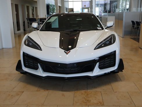 Used 2026 Chevrolet Corvette Z06 RWD image 3