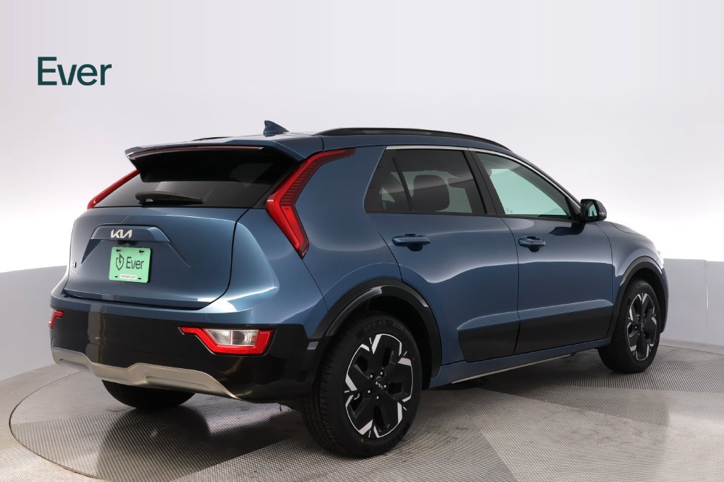 Used 2024 Kia Niro Wind FWD image 3