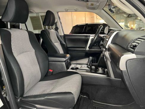 Used 2015 Toyota 4Runner SR5 AWD/4WD image 12