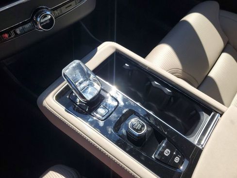 New 2026 Volvo XC90 B6 Ultra image 13