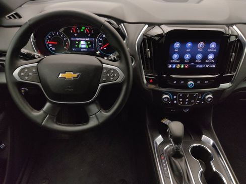Used 2023 Chevrolet Traverse LT image 22