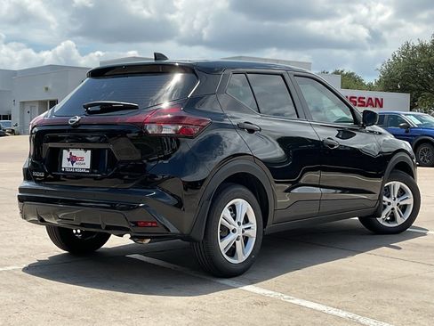 New 2025 Nissan Kicks Play S image 5