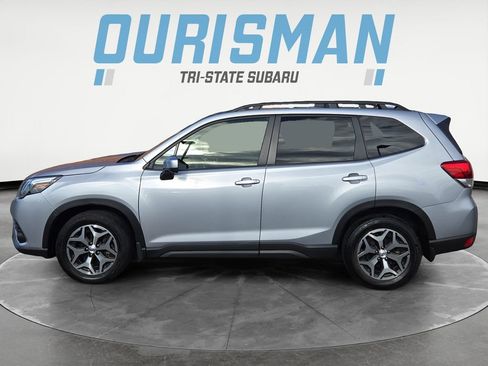 Certified 2023 Subaru Forester Premium image 3