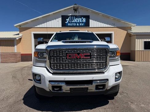 Used 2018 GMC Sierra 2500 Denali w/ Duramax Plus Package AWD/4WD image 2