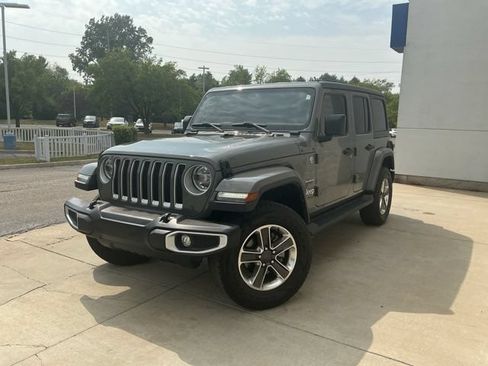 Used 2021 Jeep Wrangler Unlimited Sahara AWD/4WD image 5