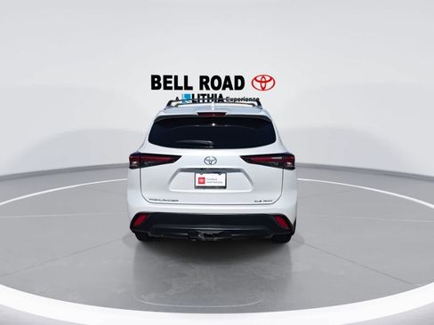 Certified 2025 Toyota Highlander XLE AWD/4WD image 7