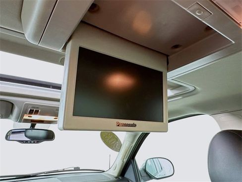 Used 2013 Chevrolet Avalanche LTZ image 27