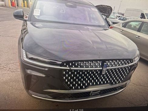 Used 2024 Lincoln Nautilus Premier w/ Equipment Group 102A AWD/4WD image 12