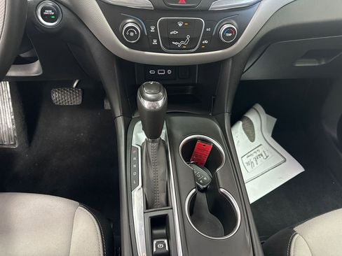 Used 2020 Chevrolet Equinox LS w/ LS Convenience Package image 16