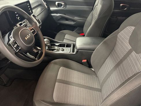 Used 2023 Kia Sorento LX image 11