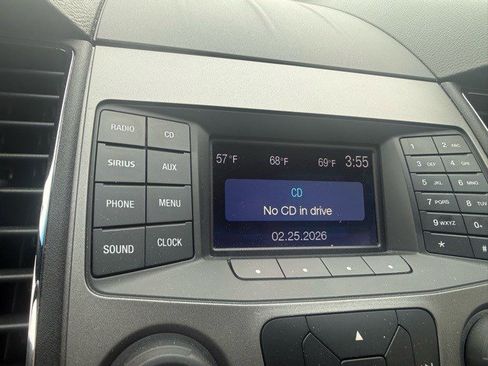 Used 2016 Ford Taurus SEL image 19