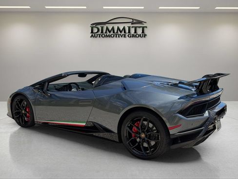 Used 2019 Lamborghini Huracan Performante AWD/4WD image 4